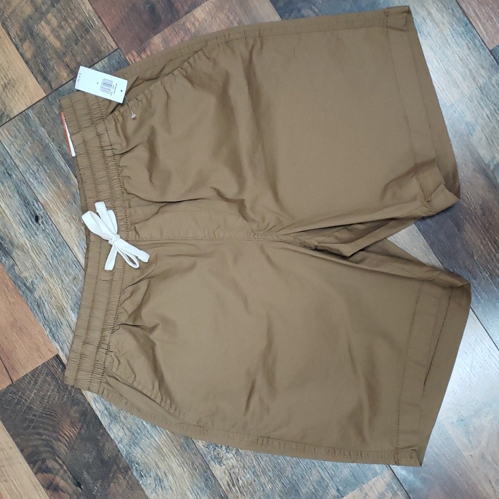 NWT Old Navy Tan 9" Inseam Pull-on Shorts with Built-in Flex, Size Small
